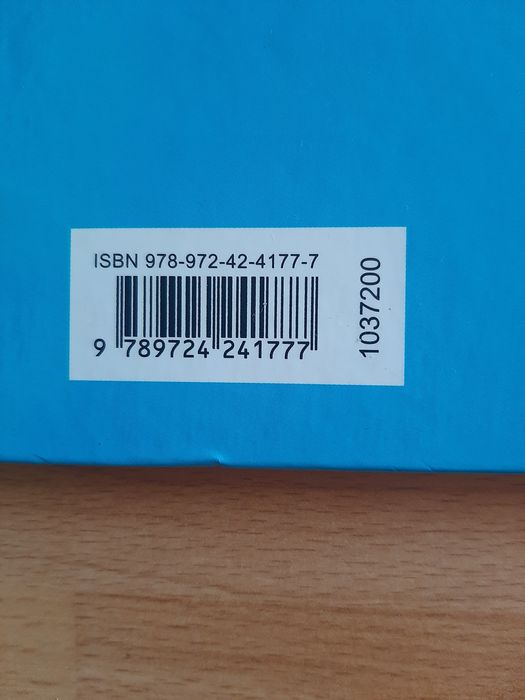 Livro 'O meu primeiro livro - A escola'