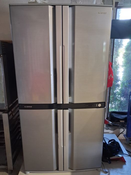 Lodówka Sharp hybrid