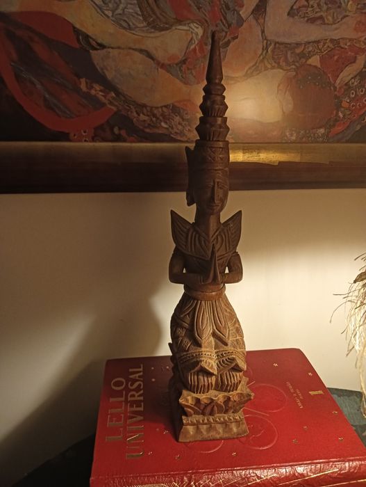 Escultura em Madeira - Deusa da Felicidade