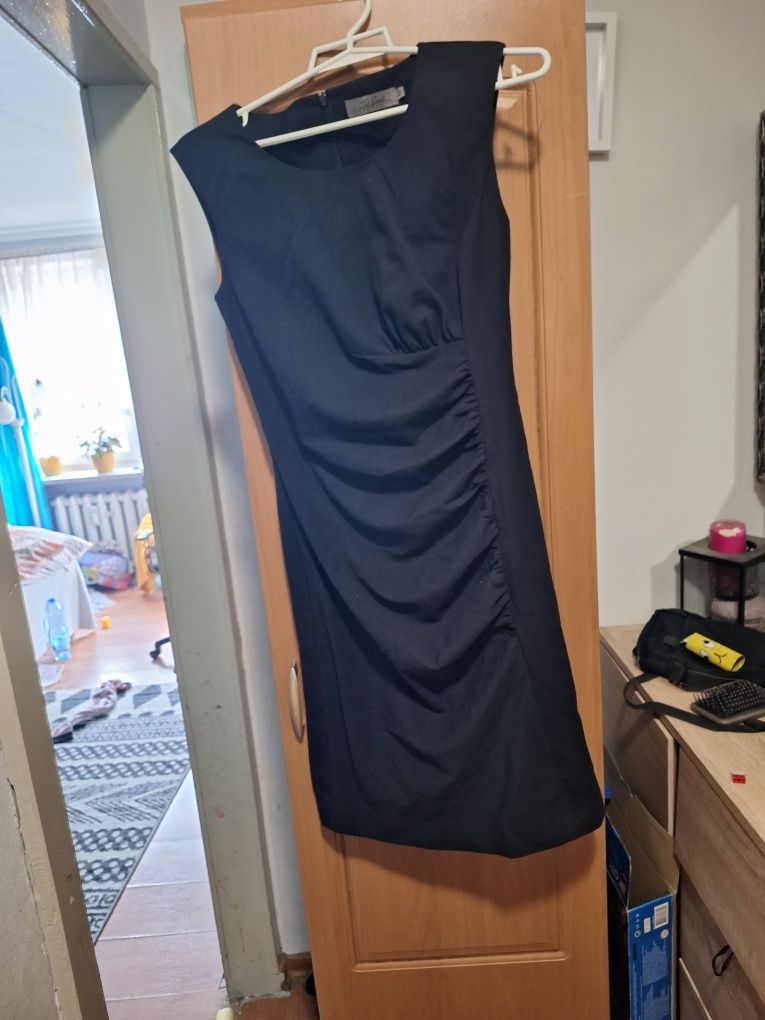 Czarna sukienka midi tuba rozmiar miar S