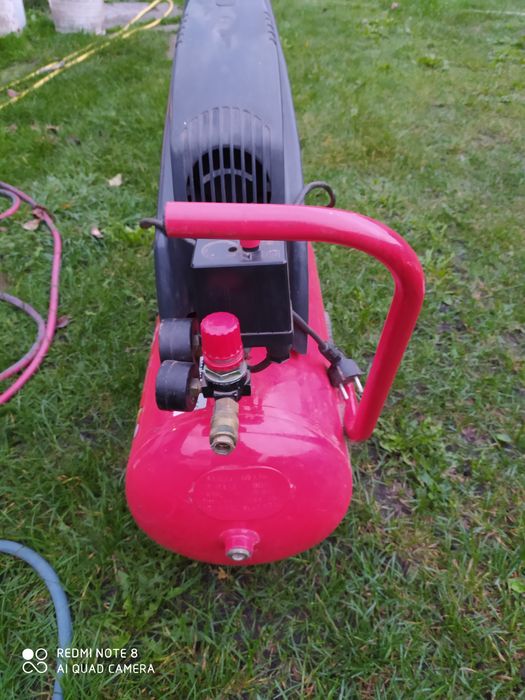 Компресор в гарному стані Італія.