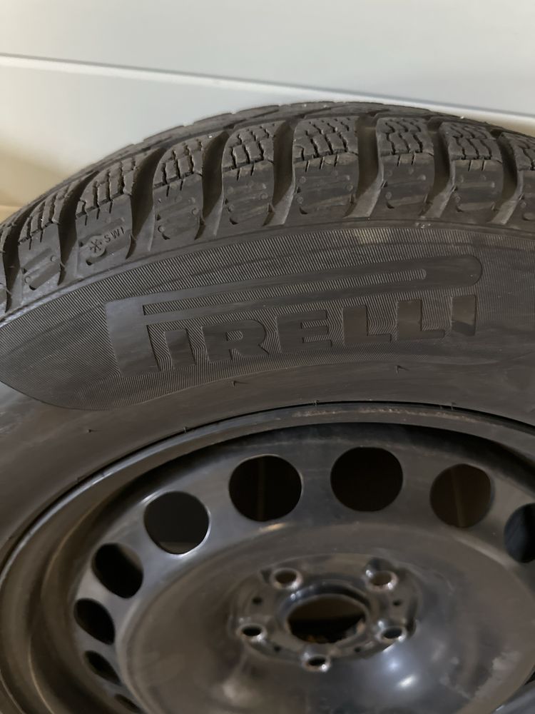 Opony z felgami zinowe firmy Pirelli