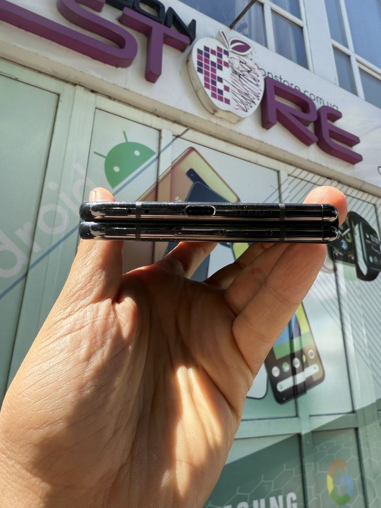 Google Pixel fold 256gb. Neverlock. Гарний стан