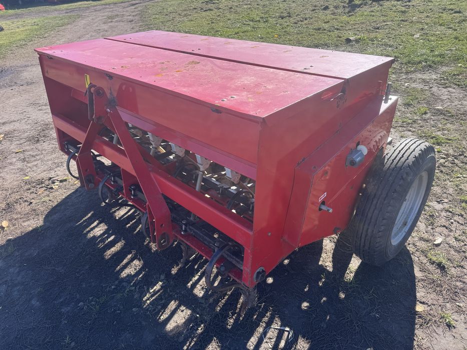 Сівалка зернова навісна 2м дискова  з міндобривом SIMULTA JUNKKARI 200