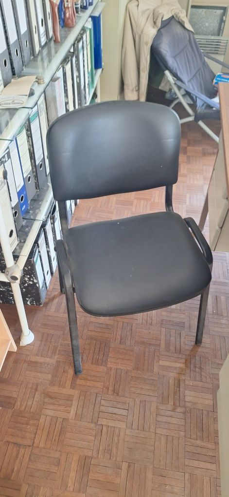 Secretaria  de ferro em bom estado