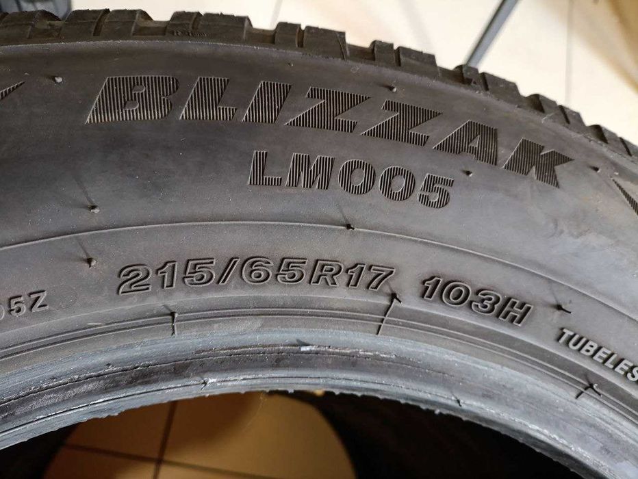Комплект шин б/у 215/65R17 103H Bridgestone Blizzak LM005