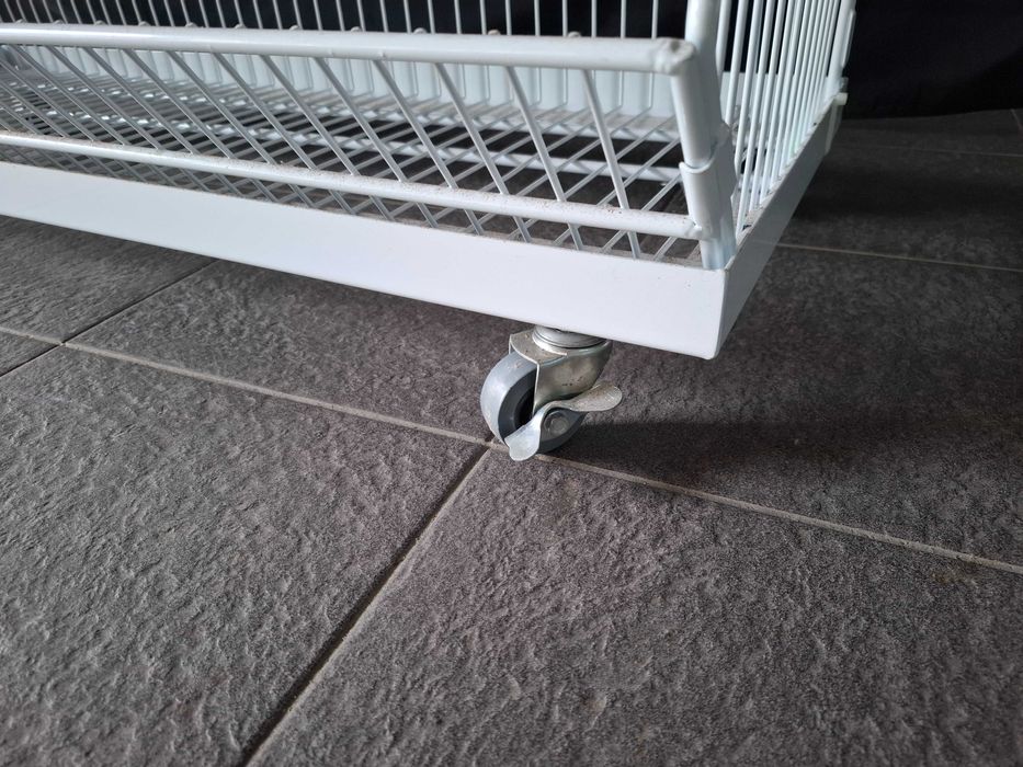 Estante expositor igual a novo