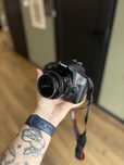 Canon 1300D + dwa obiektywy + lampa zewnetrzna