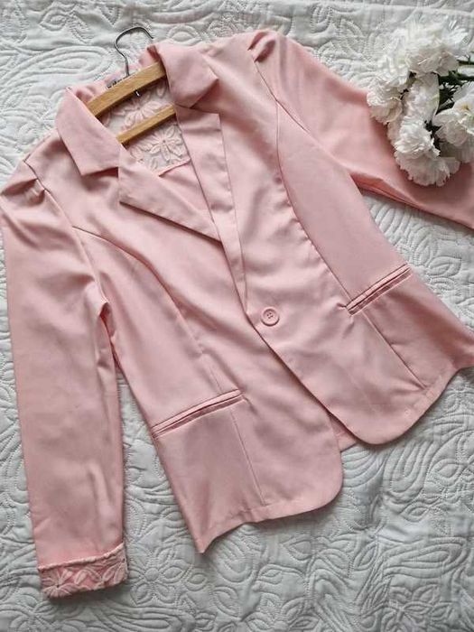 Marynarka z koronką