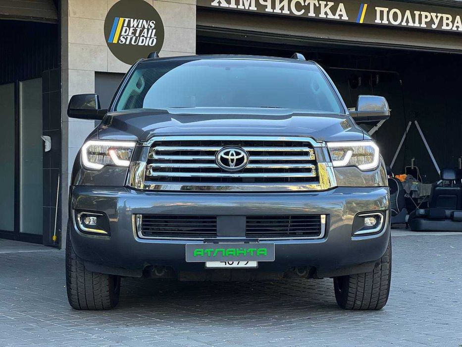 Toyota Sequoia 2016