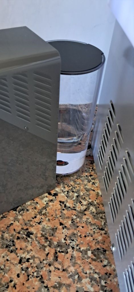 Máquinas de café: NESPRESSO e DOLCE GUSTO
