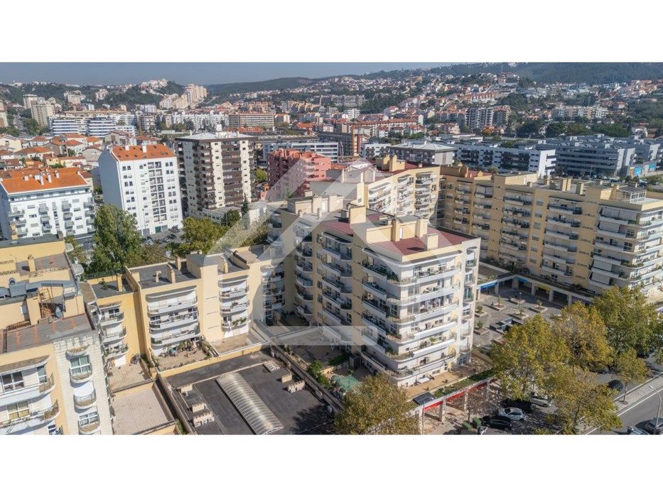 Apartamento T2 com terraço | Vale das Flores