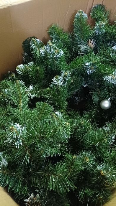 Новорічна вулична ялинка