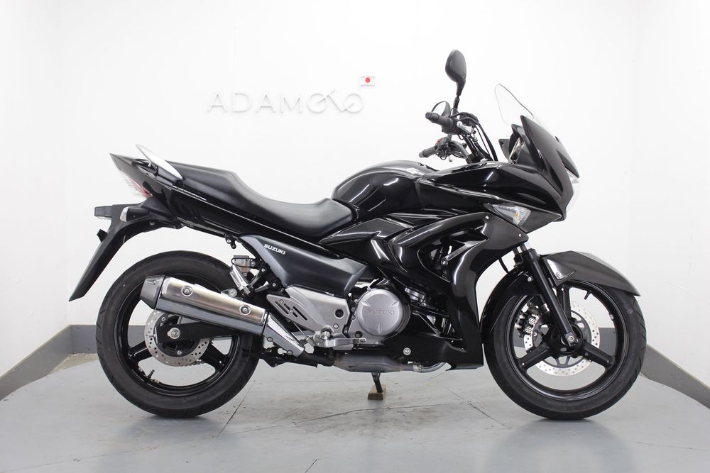 Suzuki GSR 250F спорт-турист