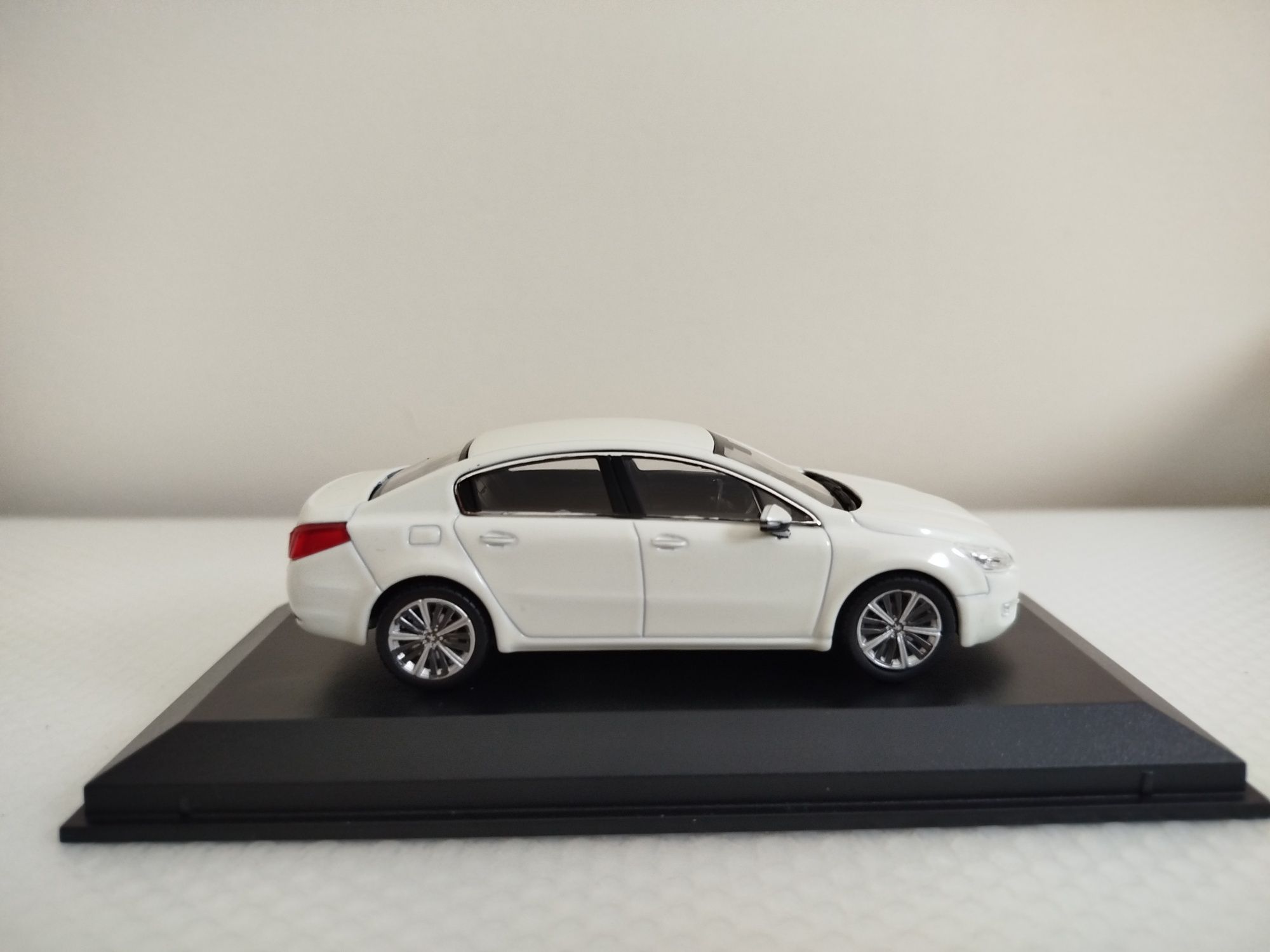 Miniatura Peugeot 508 Nova 1/43