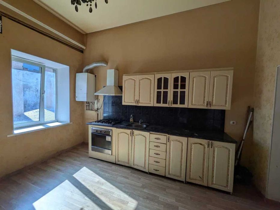 Продам 2 к. квартиру на Успенской. Высокие потолки. 2-х конт. АГВ