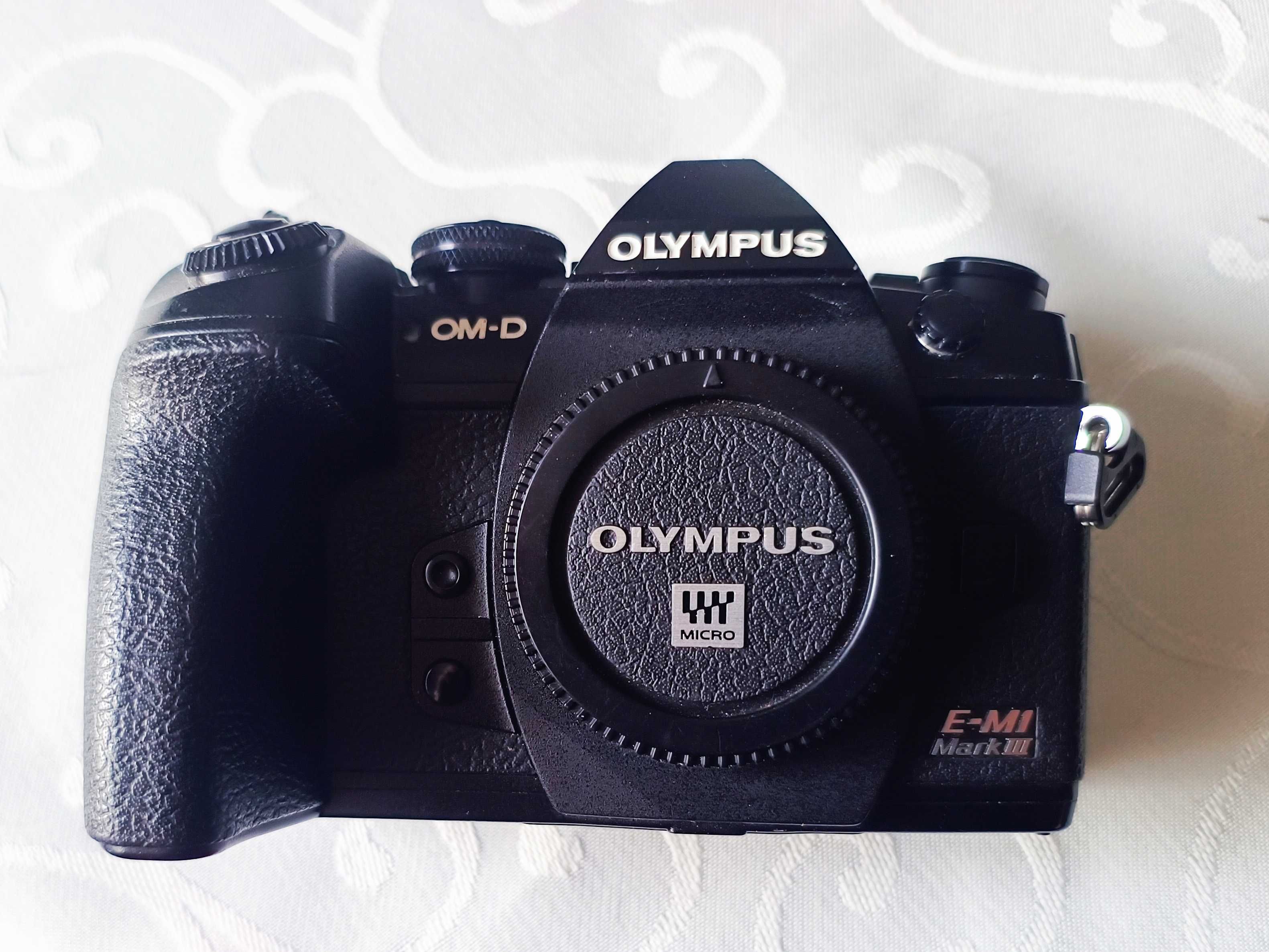 Olympus OM-D E-M1 Mark III + 4 obiektywy