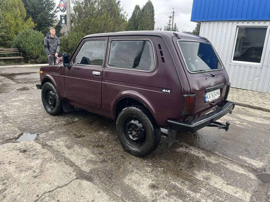 Продам ниву на полном боевом ходу