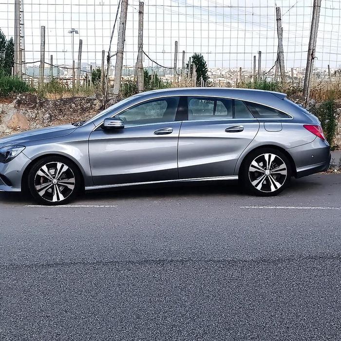 Mercedes CLA 180d Cinza 2017