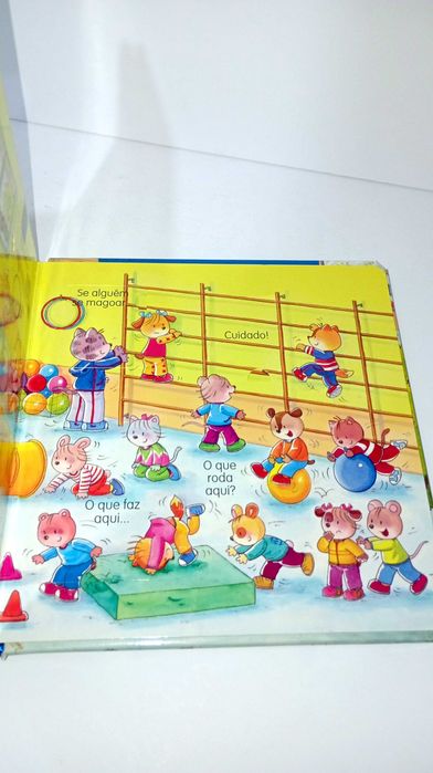 A escola - Olha pela Janela