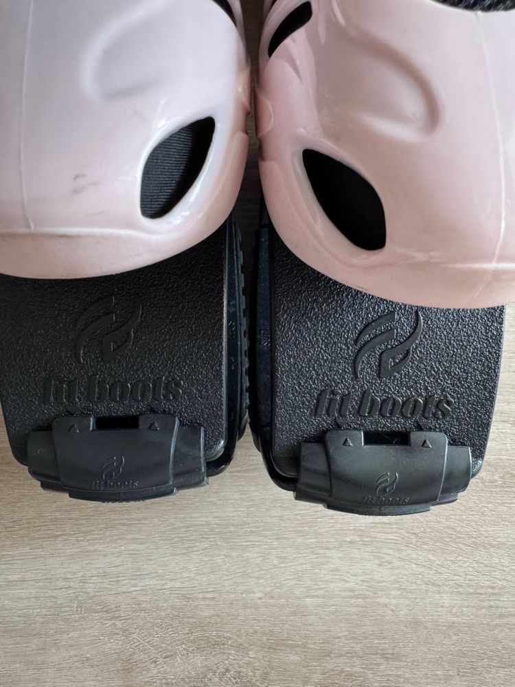 Боти бренду Fit Boots
