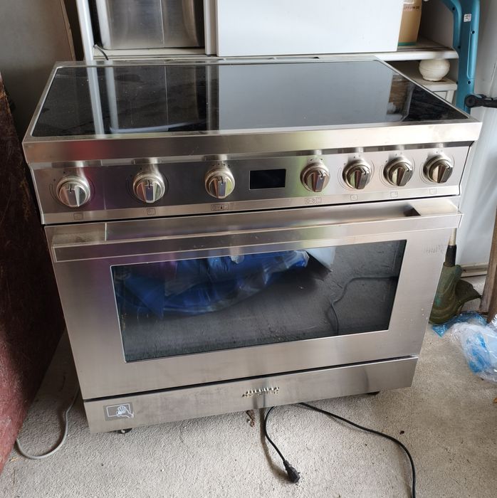 Kuchnia  z płytą indukcyjna Smeg CPF9IPX