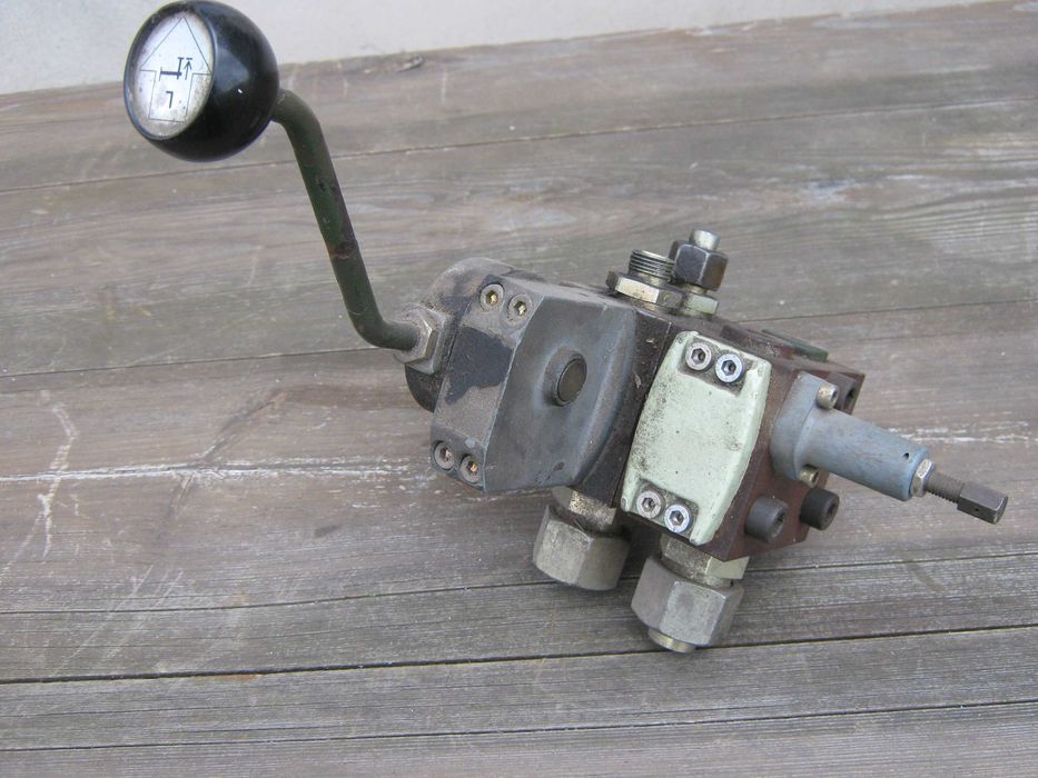 rozdzielacz hydrauliczny