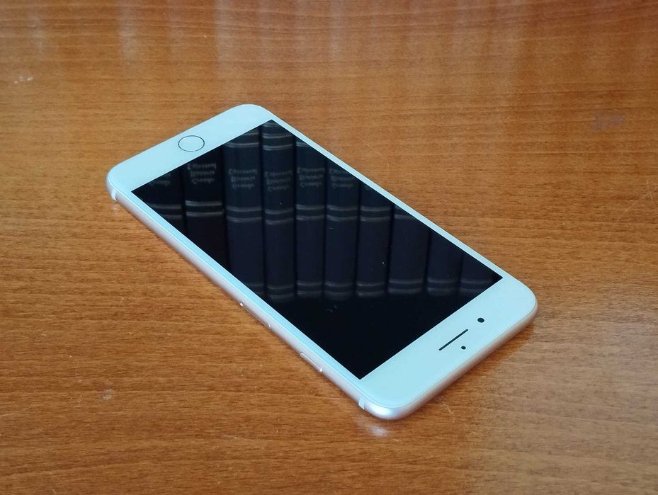 iPhone 8 Plus Praticamente Novo!