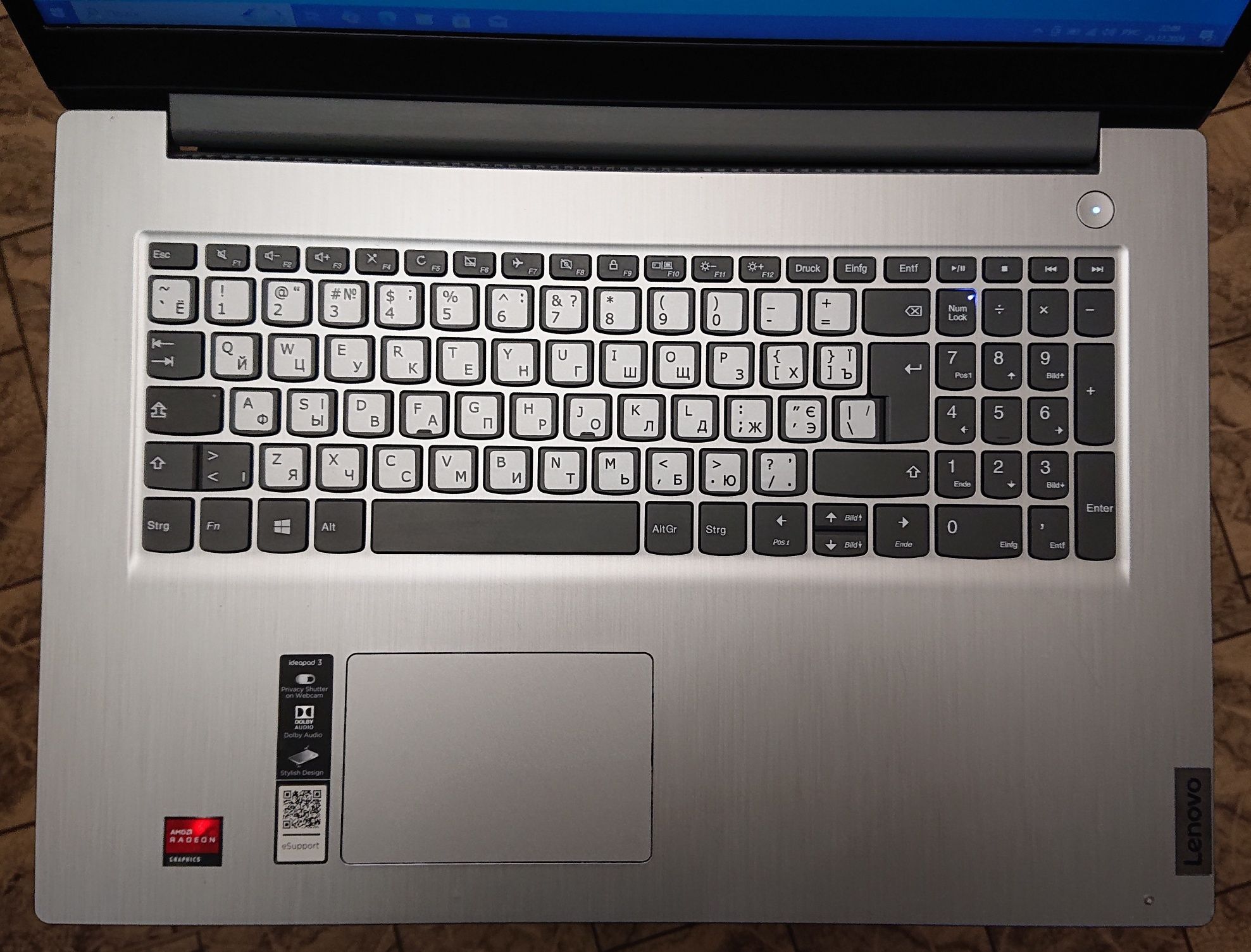 Lenovo /17,3" /Ryzen 5 3500u/SSD 512 Gb/20 Gb DDR4/батарея 3 час