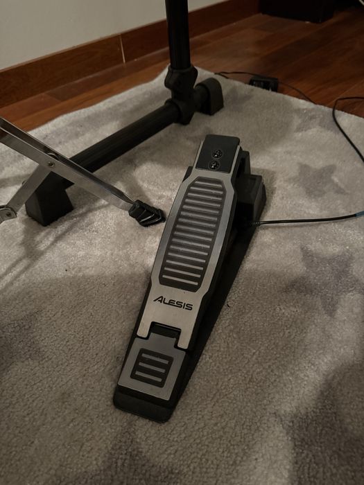 Perkusja Alesis bardzo dobry stan
