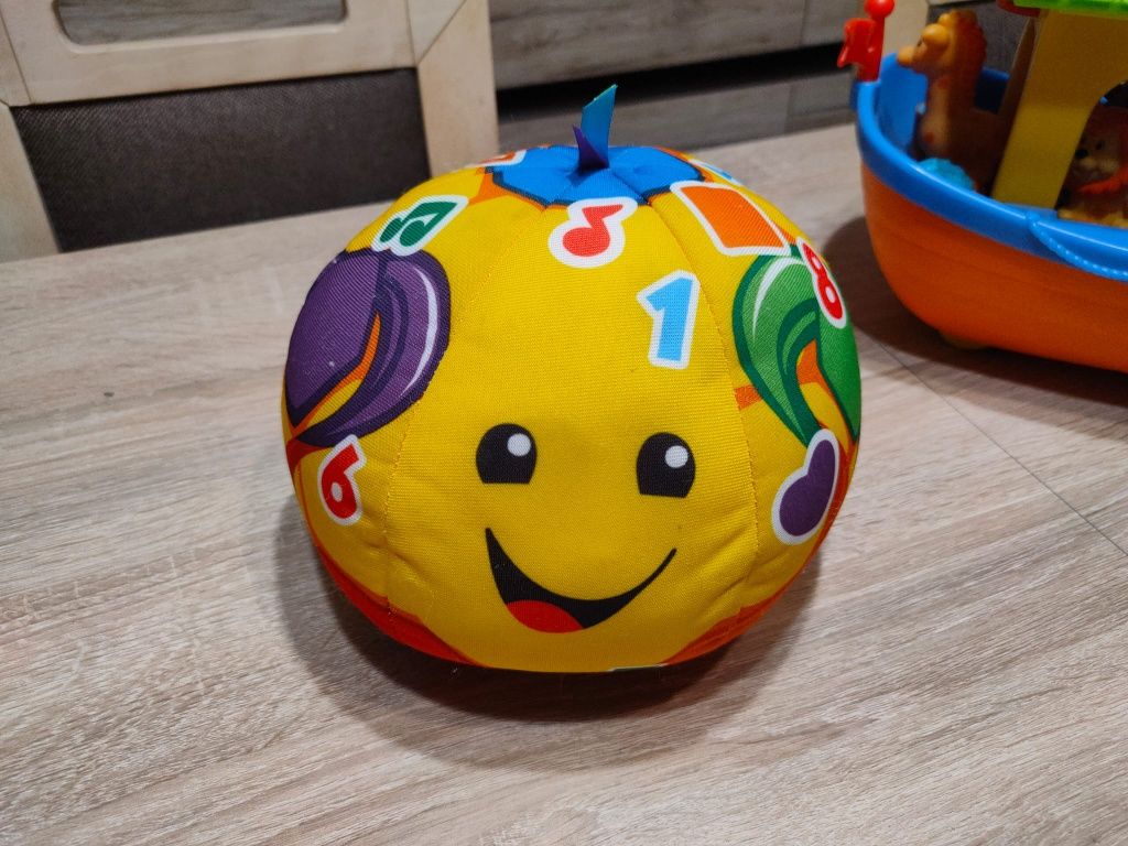 Śpiewająca piłka Fisher Price