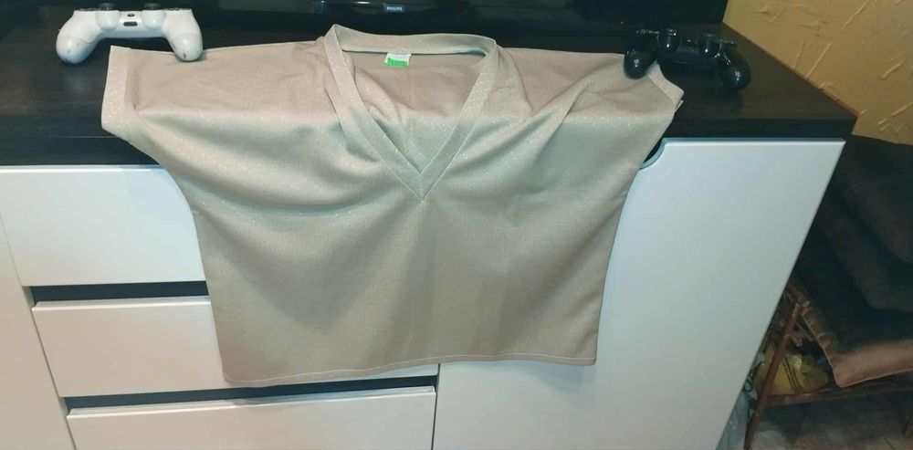 Bluzeczka  r uniieslany