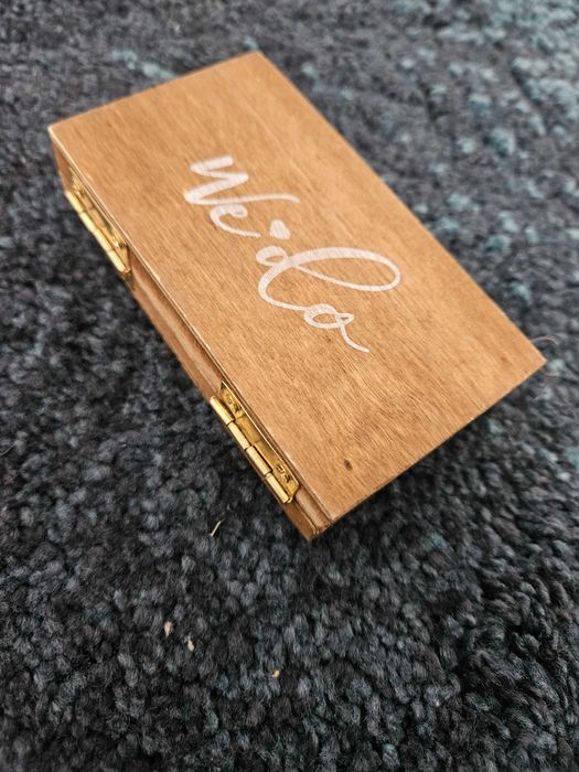 resztki po weselu wstążki pudełko na obrączki stojaki