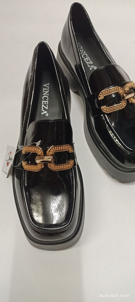 Piękne jesienne  buty mokasyny damski