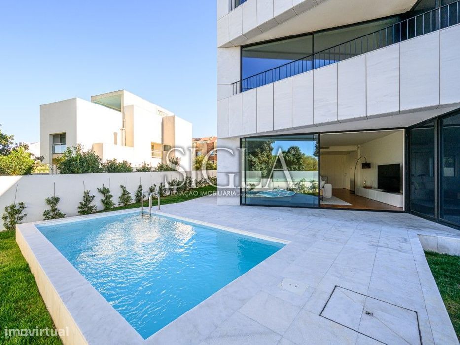 T4 com piscina em Canidelo