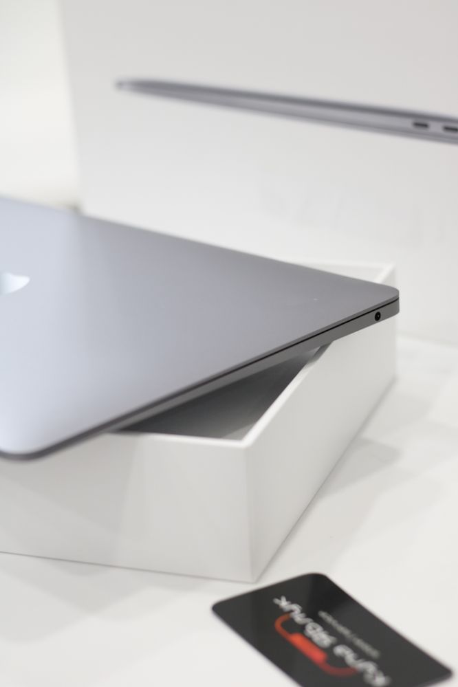 Як новий! MacBook Air M1 8/256gb MGN63