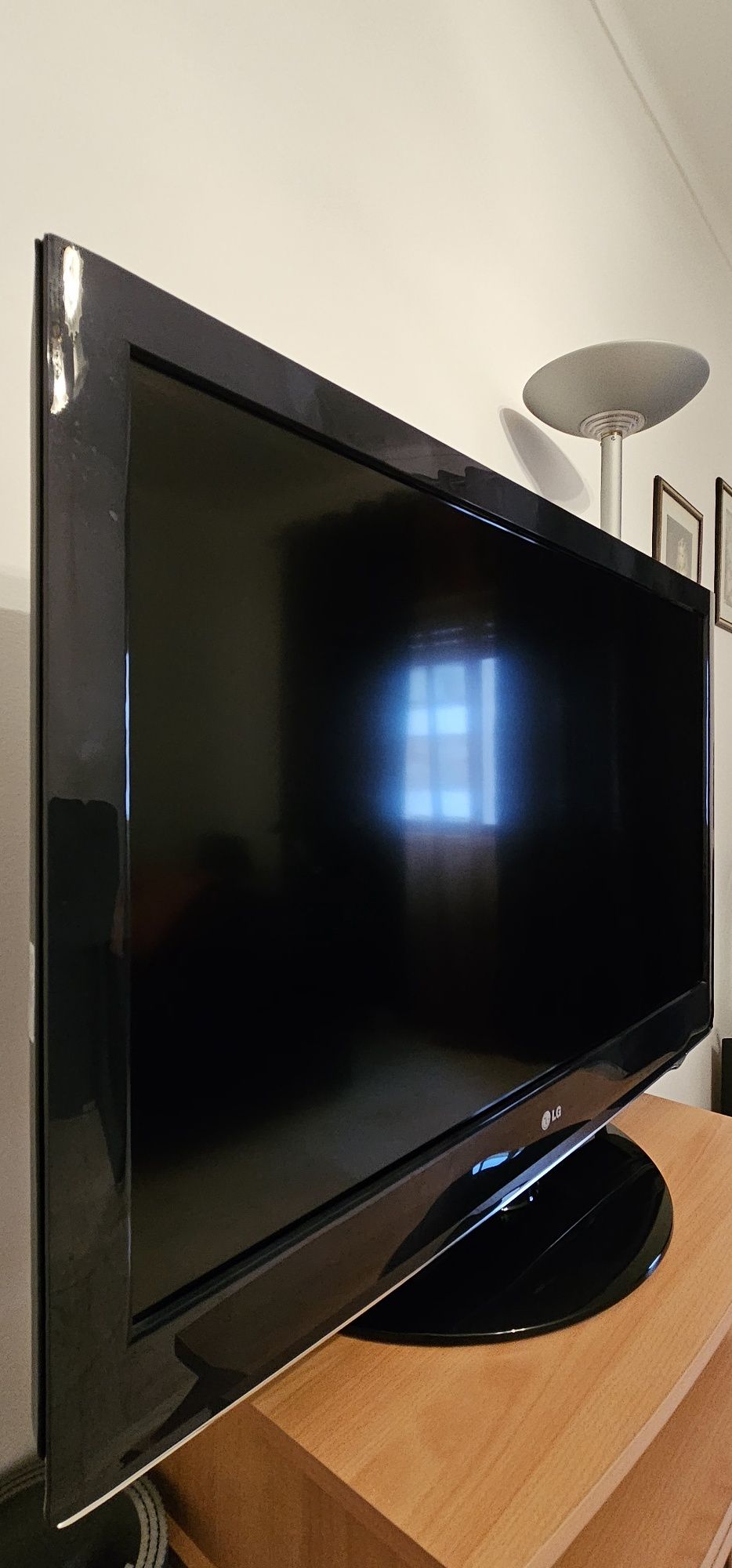 Televisão LG - 109 cm