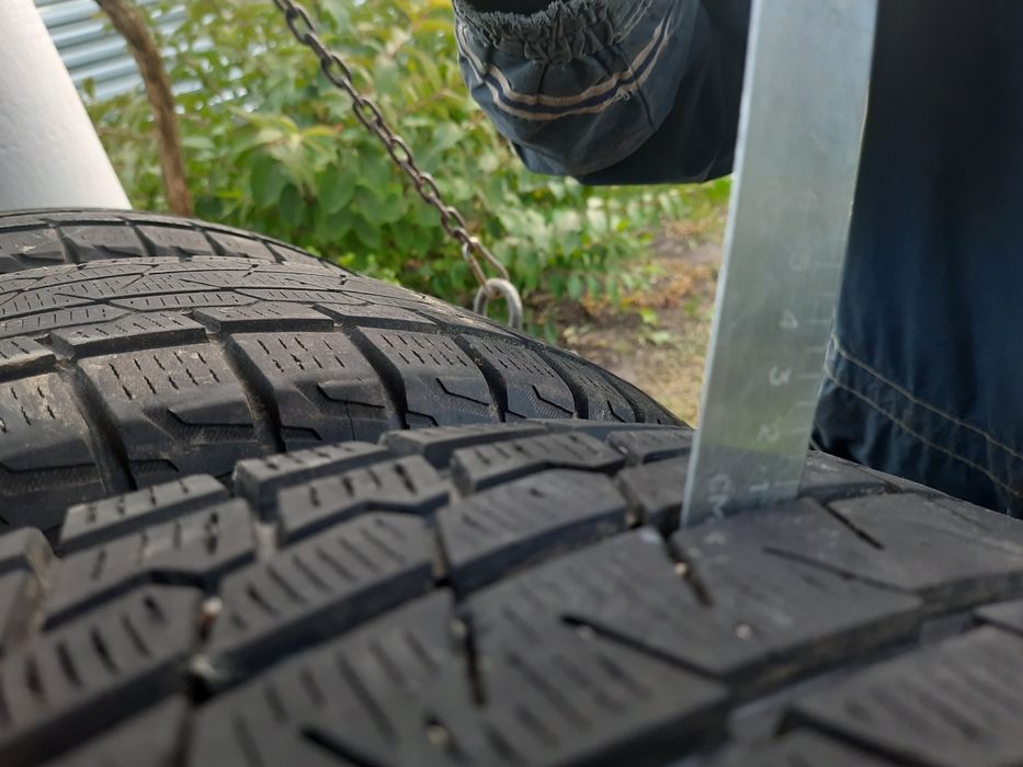 Шини  Yokohama  IceGUARD  235/65 R17