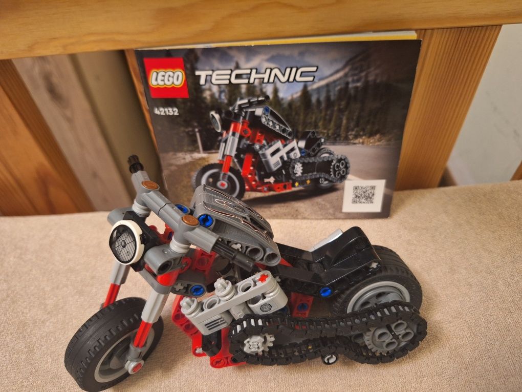 Lego technic motocykl 42132