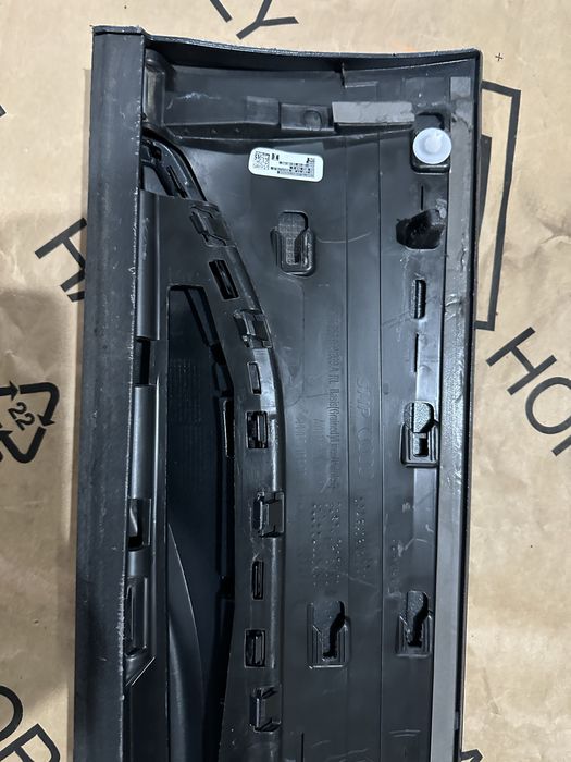 Молдінг накладка двері Audi Q5 80A рестайлінг задня ліва