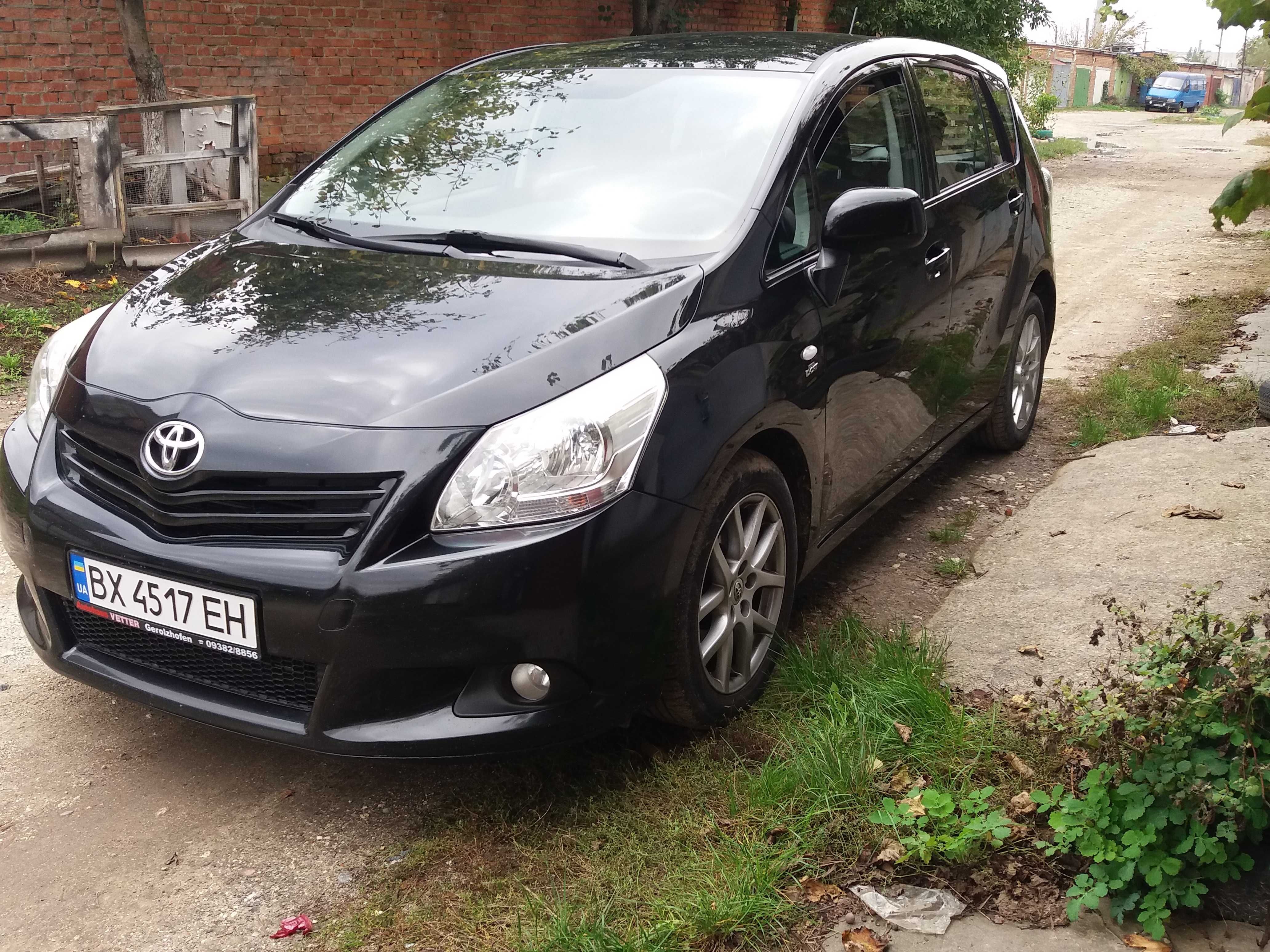 Проадам автомобіль Toyota Verso