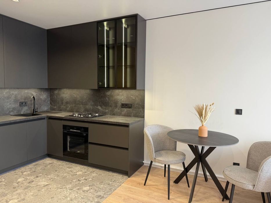 ЦЕНТРАЛЬНИЙ ПАРК! Стильна євро-2 кімнатна квартира з газом!