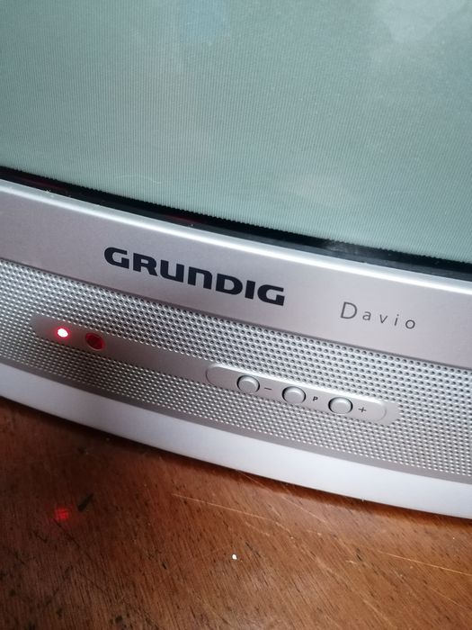 TV Grundig 37cm c/comando