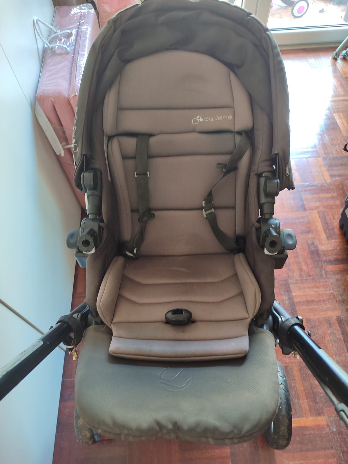 Carro Jané + ovinho com suporte Isofix