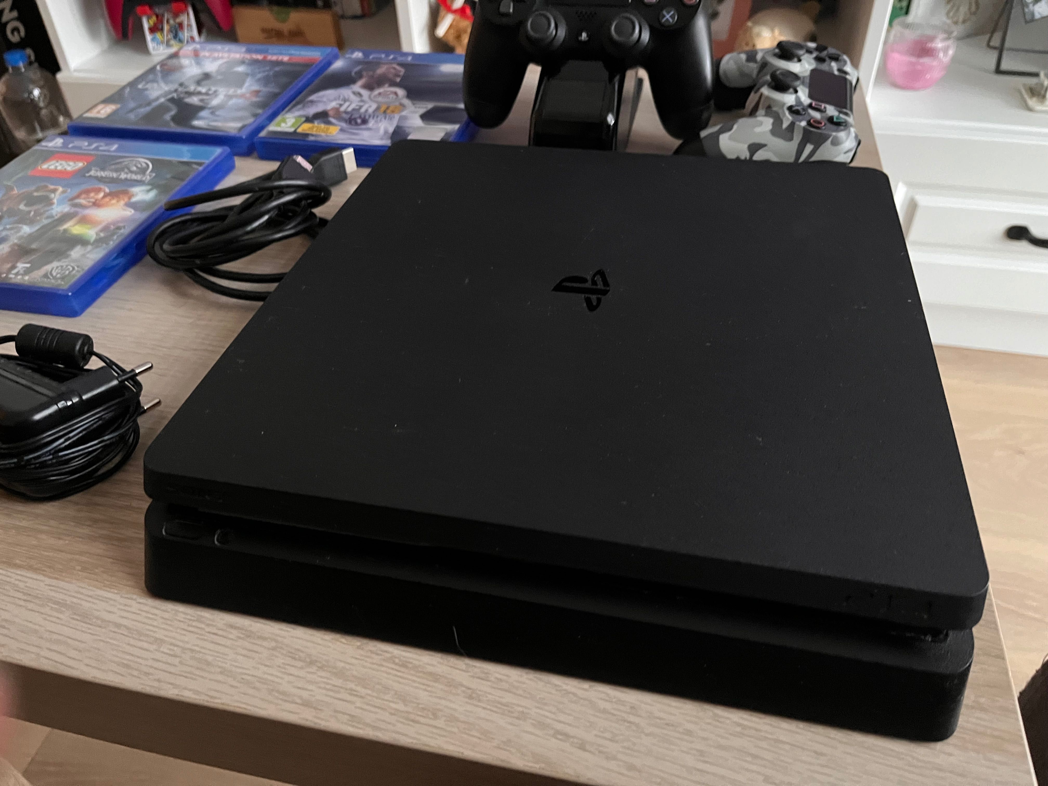 Playstation 4 Slim 500gb (gry, 2pady)