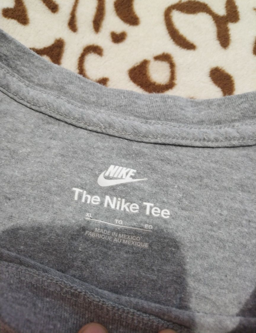 Футболка nike tee