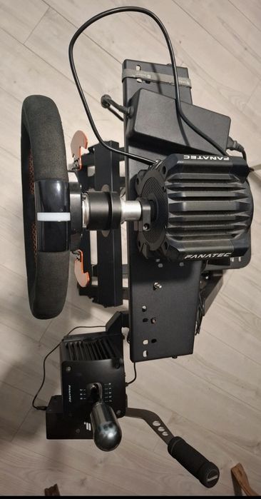 Fanatec DD Pro Bundle Completo – Volante, Pedais, Caixa, Travão, Estru
