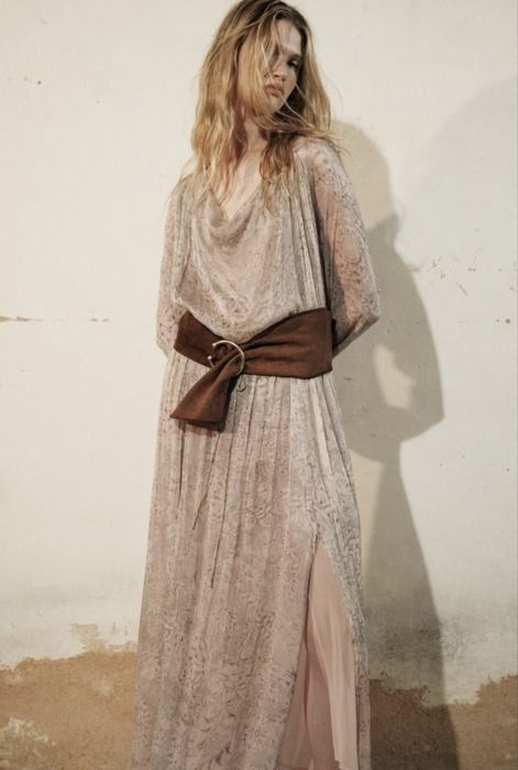 Шікарна сукня, бренду Zara.