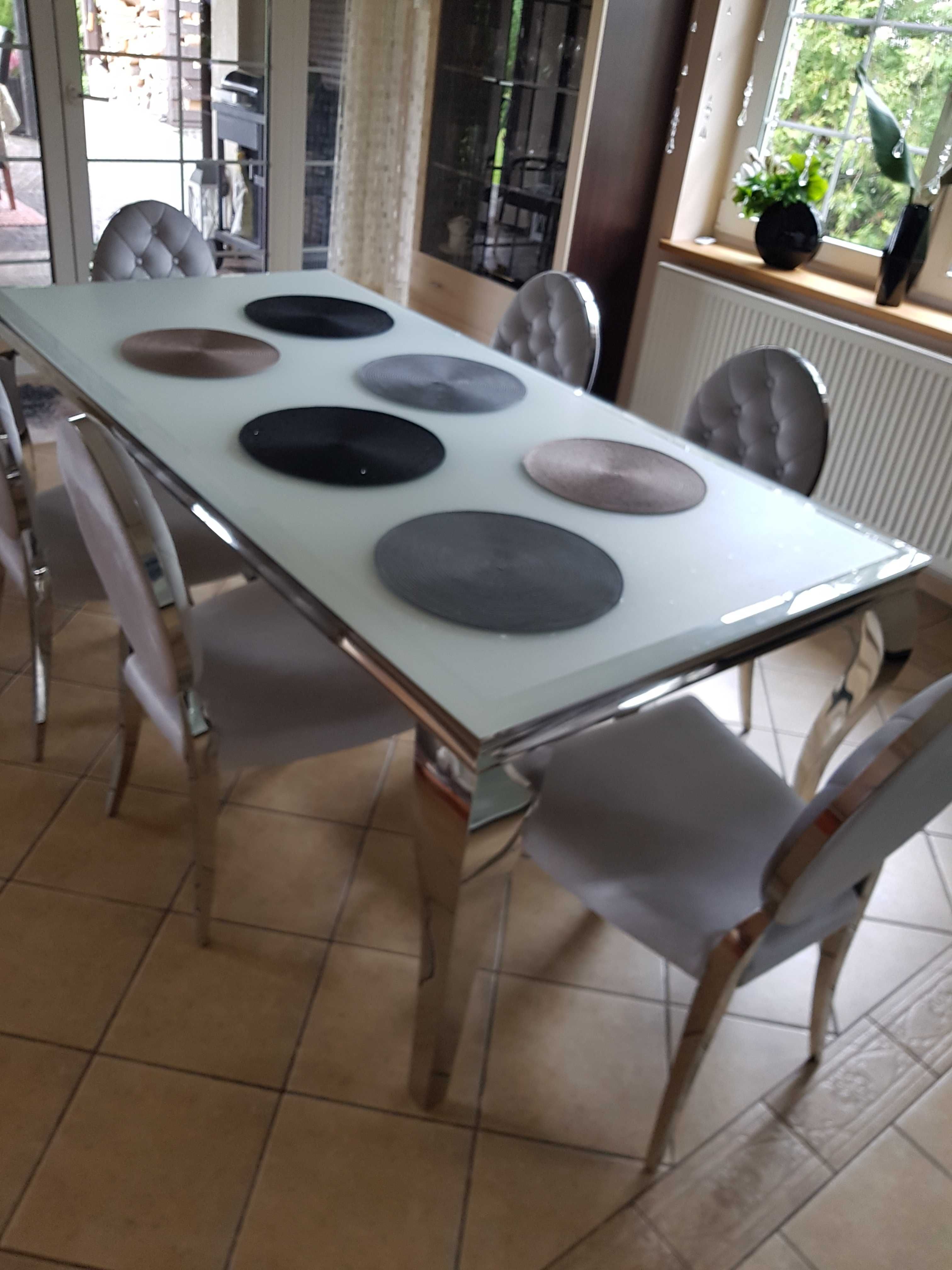 stół glamour Bella Casa stół szklany + 2 krzesła pikowane komplet