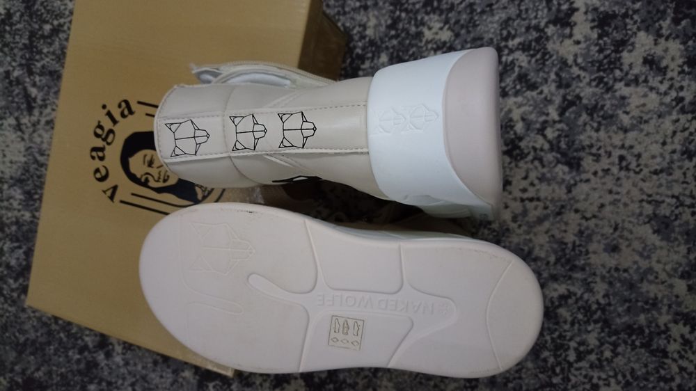 Продам зимние ботинки